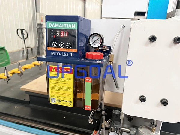 1300*2500mm 6.0kw Automatic Tools Changing Woodworking CNC Router Machine with Syntec 60CB Controller/Servo Motor/8PCS Tools Changing 20% off